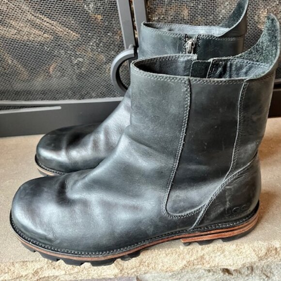 Men's Ugg 8" high, Black Leather Zippered Boot - Picture 5 of 7